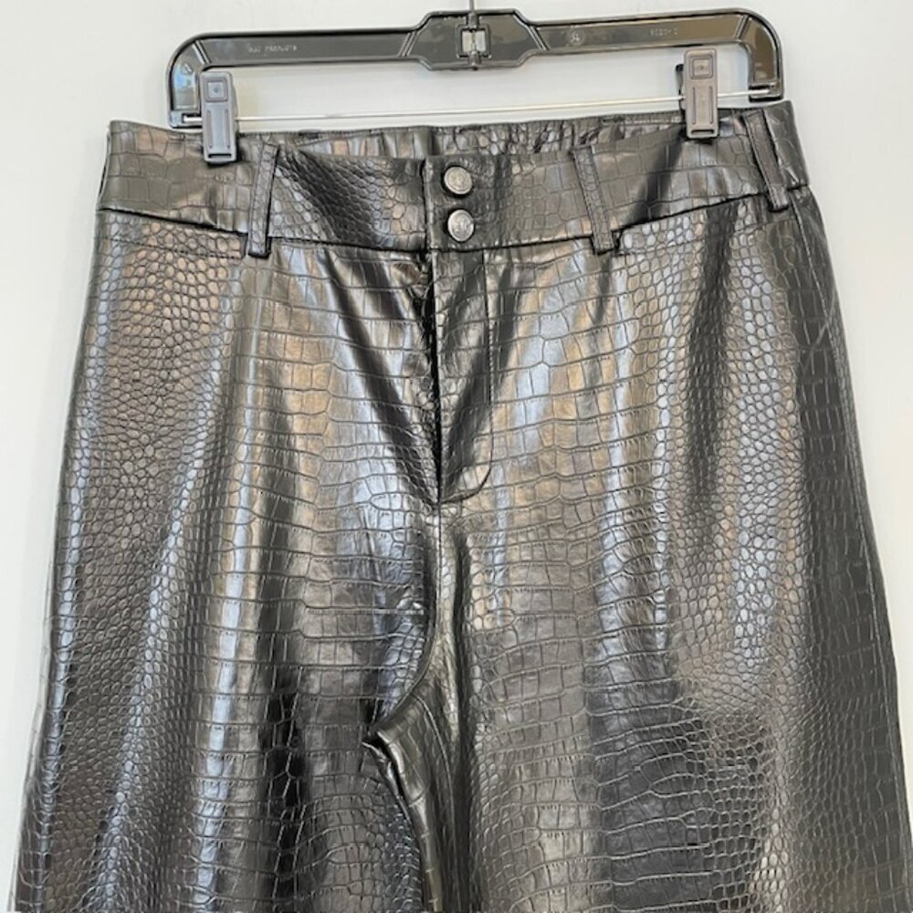 Chico's Croc Embossed Faux Leather Wide Leg Crop Pants Black 8 - Picture 3 of 9